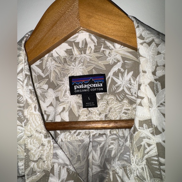 Patagonia men’s go to shirt - Picture 2 of 3
